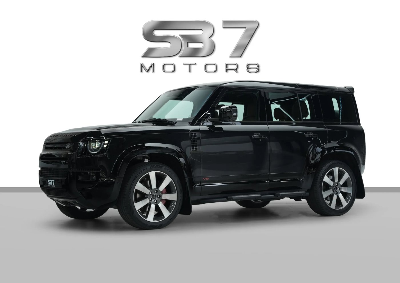 2026 Land Rover Defender 110 V8 Edition P525 - photo 1 of 14