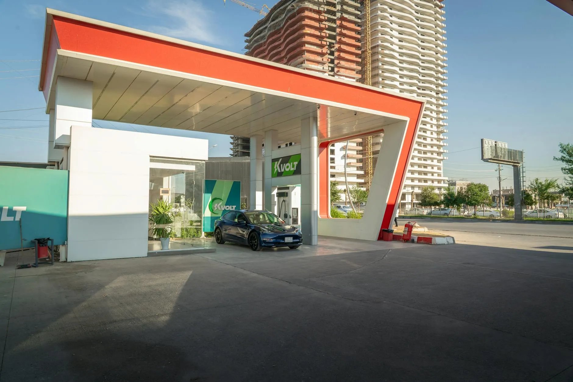 Living with an EV in Dubai: A Realistic Guide to Charging Stations and DEWA Costs