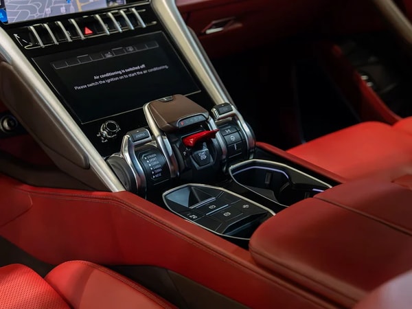 2020 Lamborghini Urus Standard