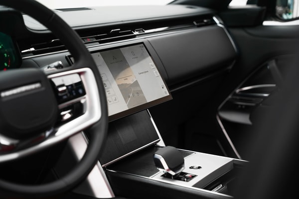 2026 Land Rover Range Rover P530 Autobiography