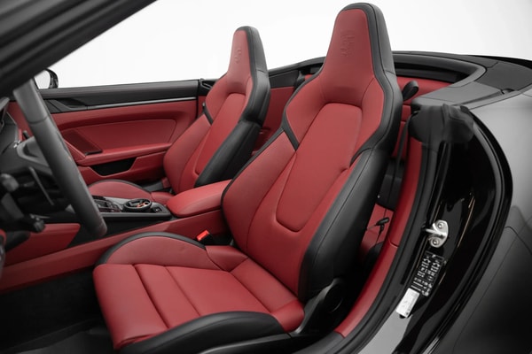 2025 Porsche 911 Carrera 4 GTS
