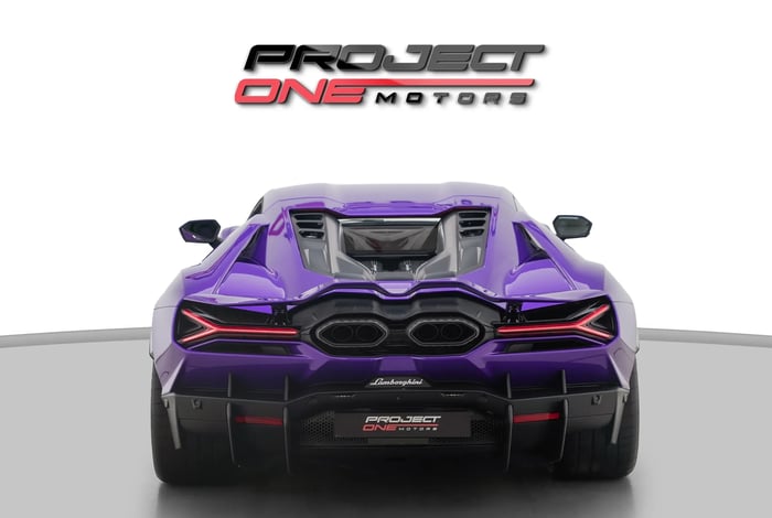 2025 Lamborghini Revuelto - photo 5 of 9