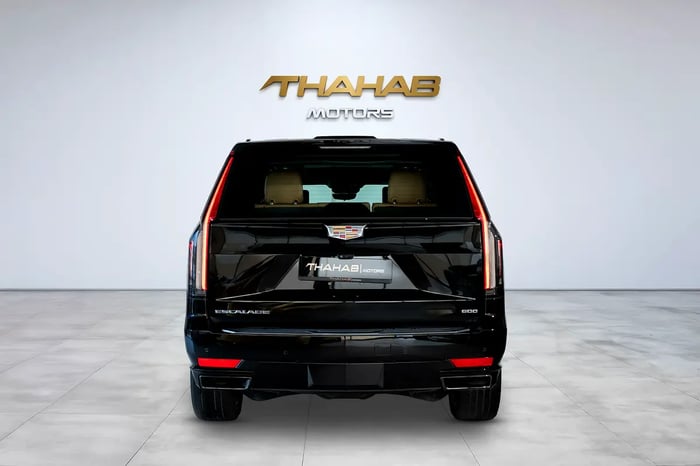 2021 Cadillac Escalade Sport Platinum GCC Full Option - photo 4 of 18