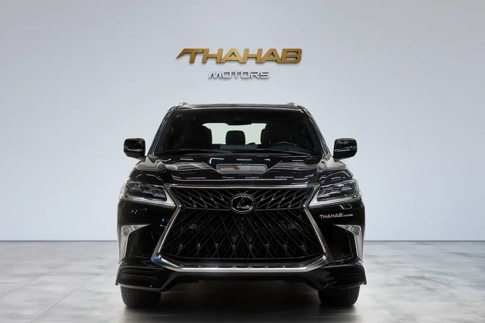 2018 Lexus LX Series 570 Sport V8 Full Option GCC Family Luxury SUV Premium Top Spec - photo 2 of 12