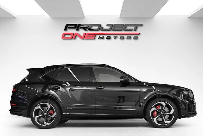 2022 Bentley Bentayga - photo 2 of 6
