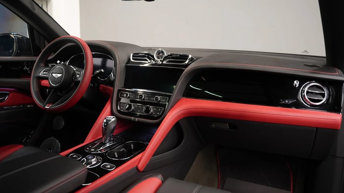 2022 Bentley Bentayga - photo 4 of 6