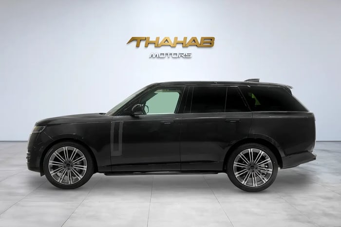 2026 Land Rover Range Rover P400 Dynamic HSE with Warranty GCC Specs - photo 3 of 13
