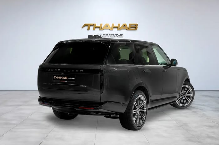 2026 Land Rover Range Rover P400 Dynamic HSE with Warranty GCC Specs - photo 5 of 13