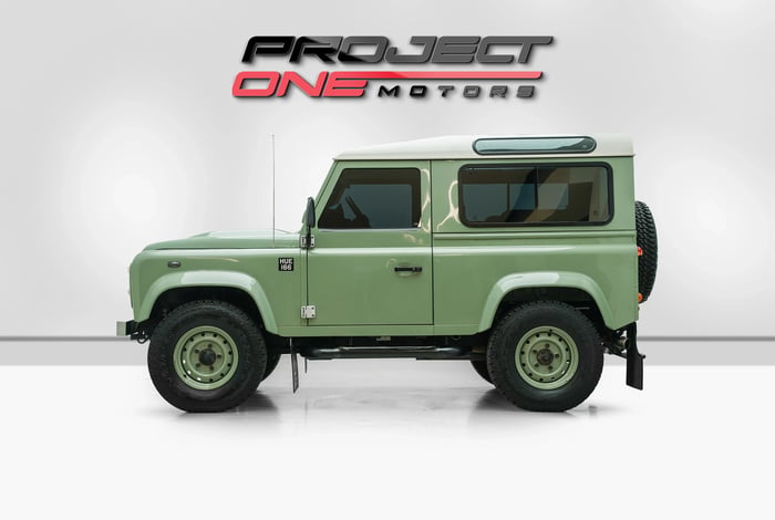 2016 Land Rover Defender 90 Heritage Edition - photo 3 of 19