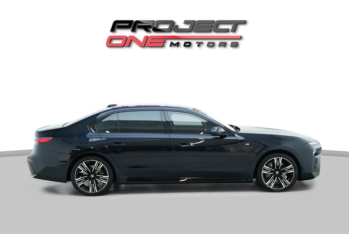 2024 BMW 740i Executive with 5 Years Warranty and Service Contract from Agmc - photo 3 of 12