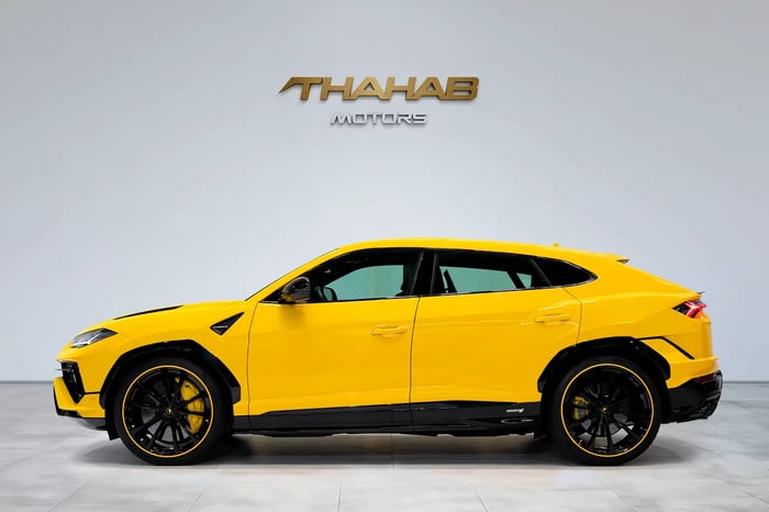 2024 4.0 L Twin-Turbo V8 Ultimate Combination of Supercar + SUV Full Option Low Mileage - photo 3 of 15