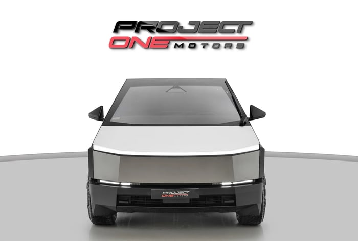2024 Tesla Cybertruck - photo 2 of 19