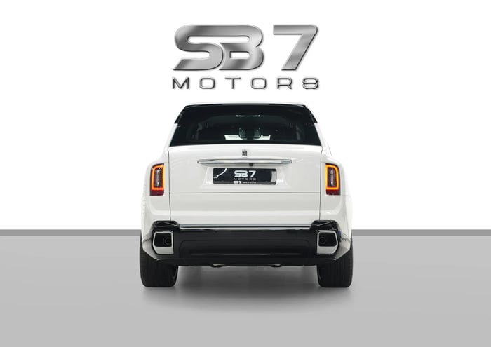 2026 Rolls-Royce Cullinan Silver Badge Fully Loaded - photo 5 of 17