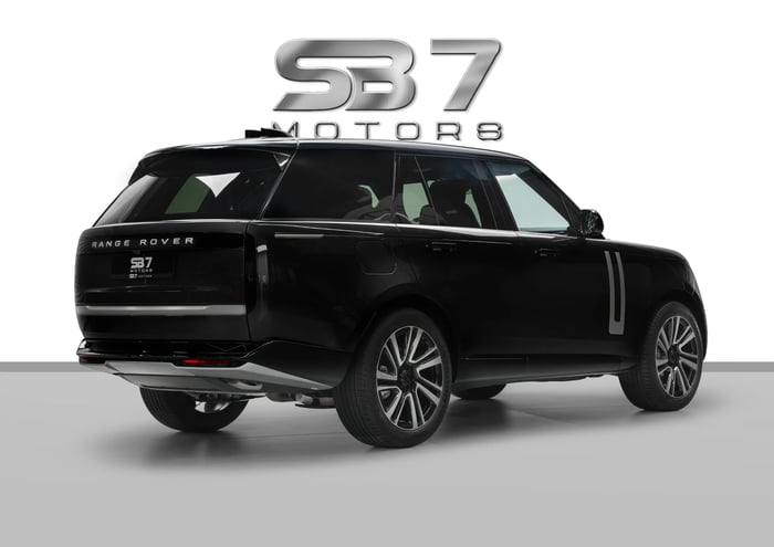 2026 Land Rover Range Rover P400 SE - photo 4 of 11