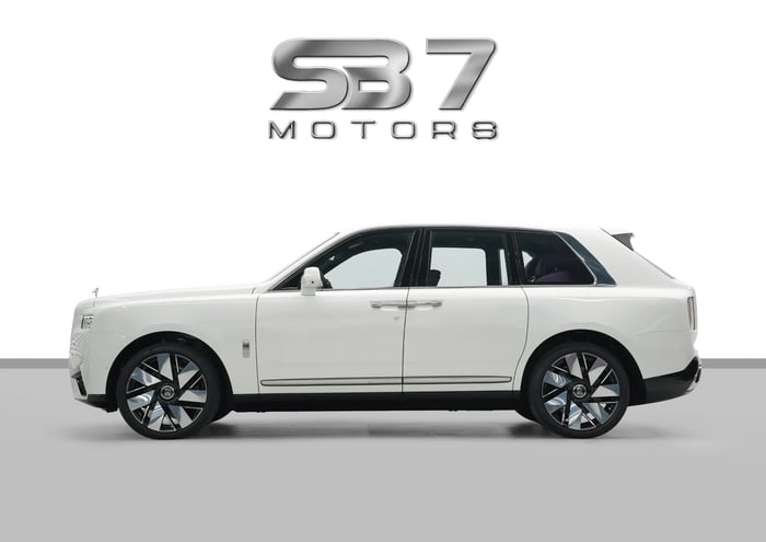 2026 Rolls-Royce Cullinan Silver Badge Fully Loaded - photo 3 of 17
