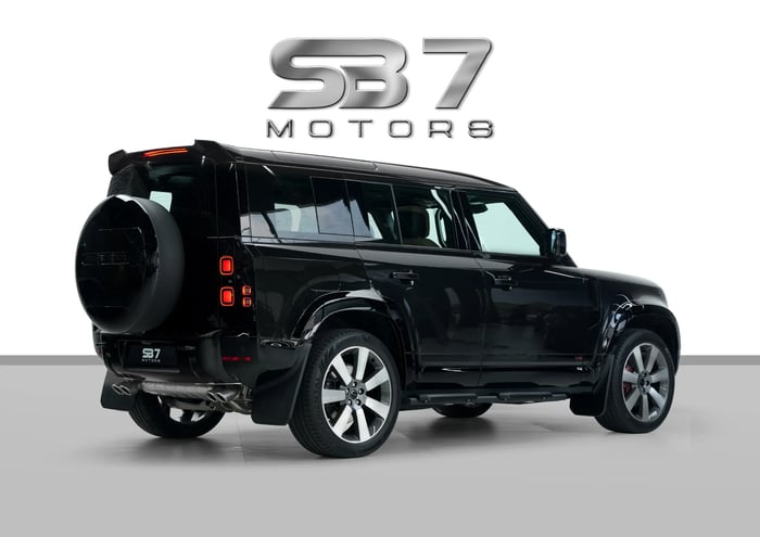 2026 Land Rover Defender 110 V8 Edition P525 - photo 4 of 14