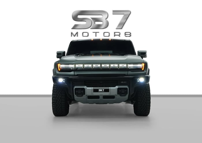 2024 Gmc Hummer EV Edition 1 with GCC Warranty - photo 2 of 16