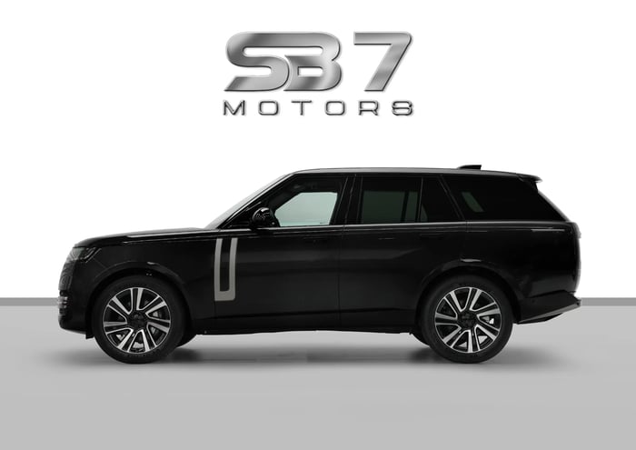 2026 Land Rover Range Rover P400 SE - photo 3 of 11