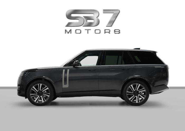 2024 Land Rover Range Rover P400 SE GCC - photo 3 of 13