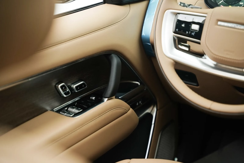 2025 Land Rover Range Rover Autobiography with P530 - photo 11 of 17